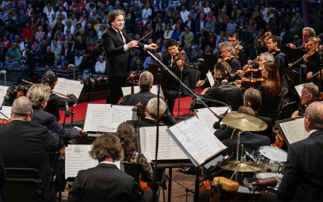 Gabriela Ortiz’s Kauyumari Shines at Waldbühne with Berliner Philharmoniker and Gustavo Dudamel
